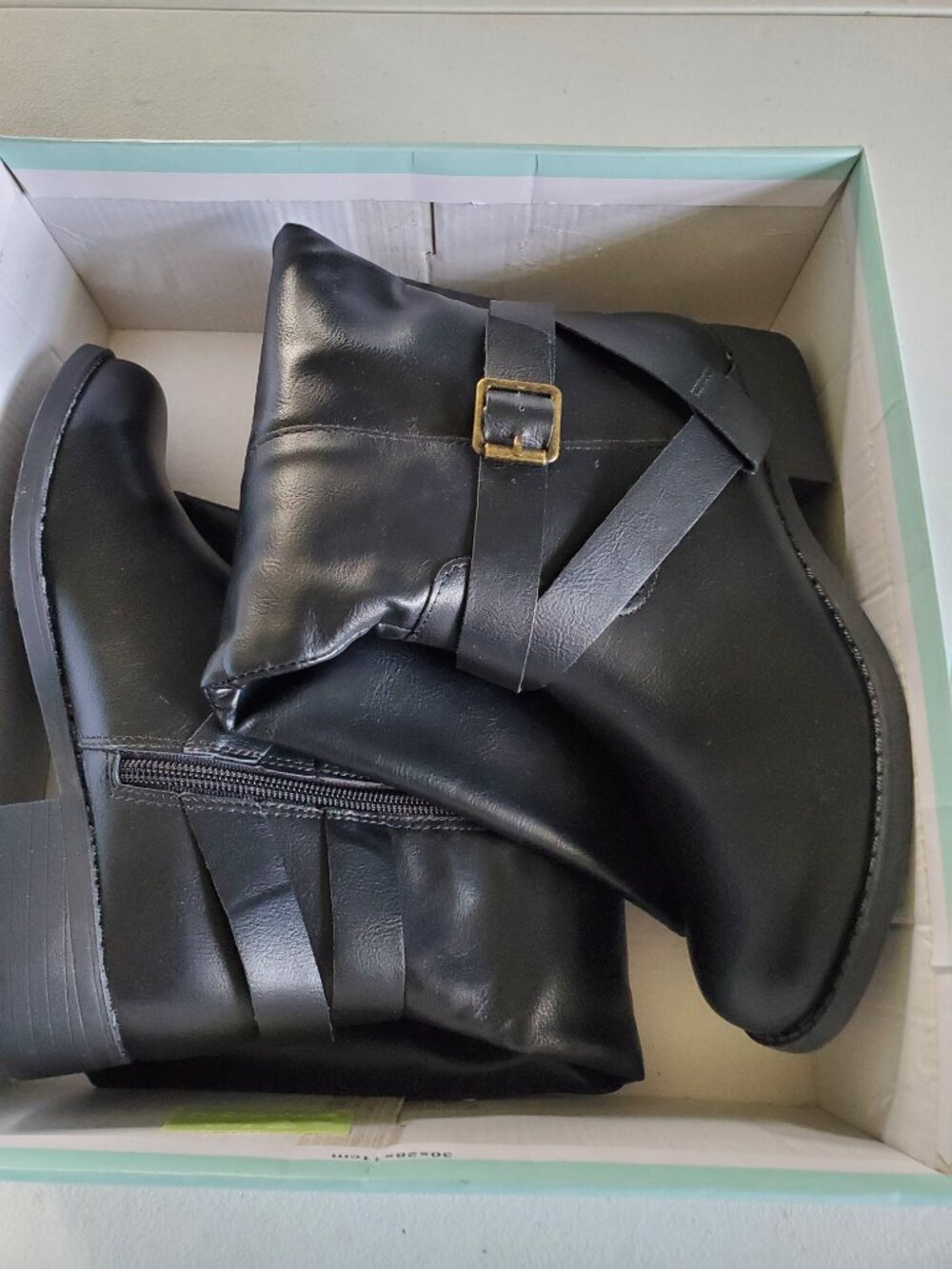 Boots - Picture 4 of 4